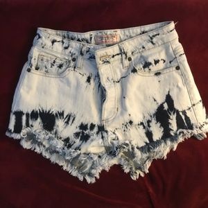 Guess  Blue Jean Tye Dye Shorts size 26